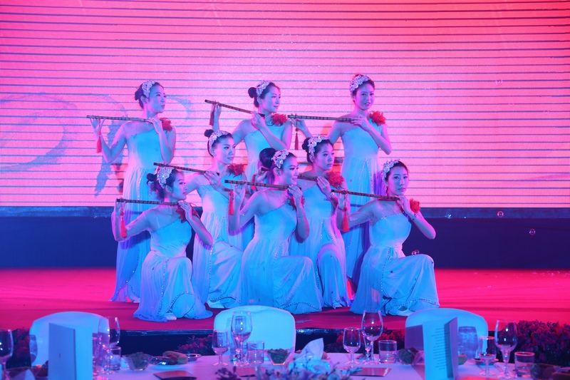 集團(tuán)2012年度頒獎典禮暨新春聯(lián)歡會